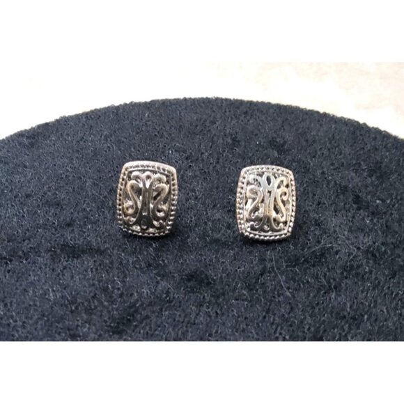 Vintage Silver alloy clip- on earrings feature intricate detailing - Picture 1 of 4